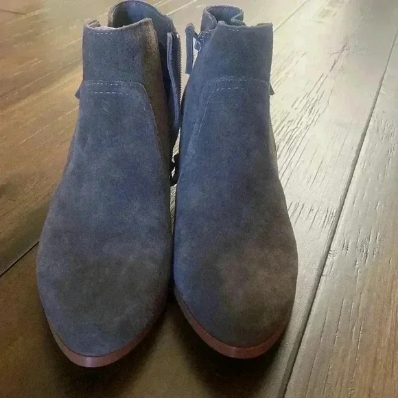 Violet & Red Carley, Grey Leather Suede Ankle Boots, Booties, Women Size 6 - Picture 2 of 7